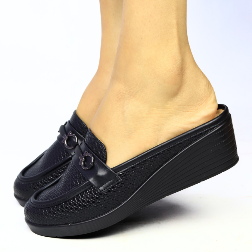 Black Half Shoes with Crocodile Texture - 8007191