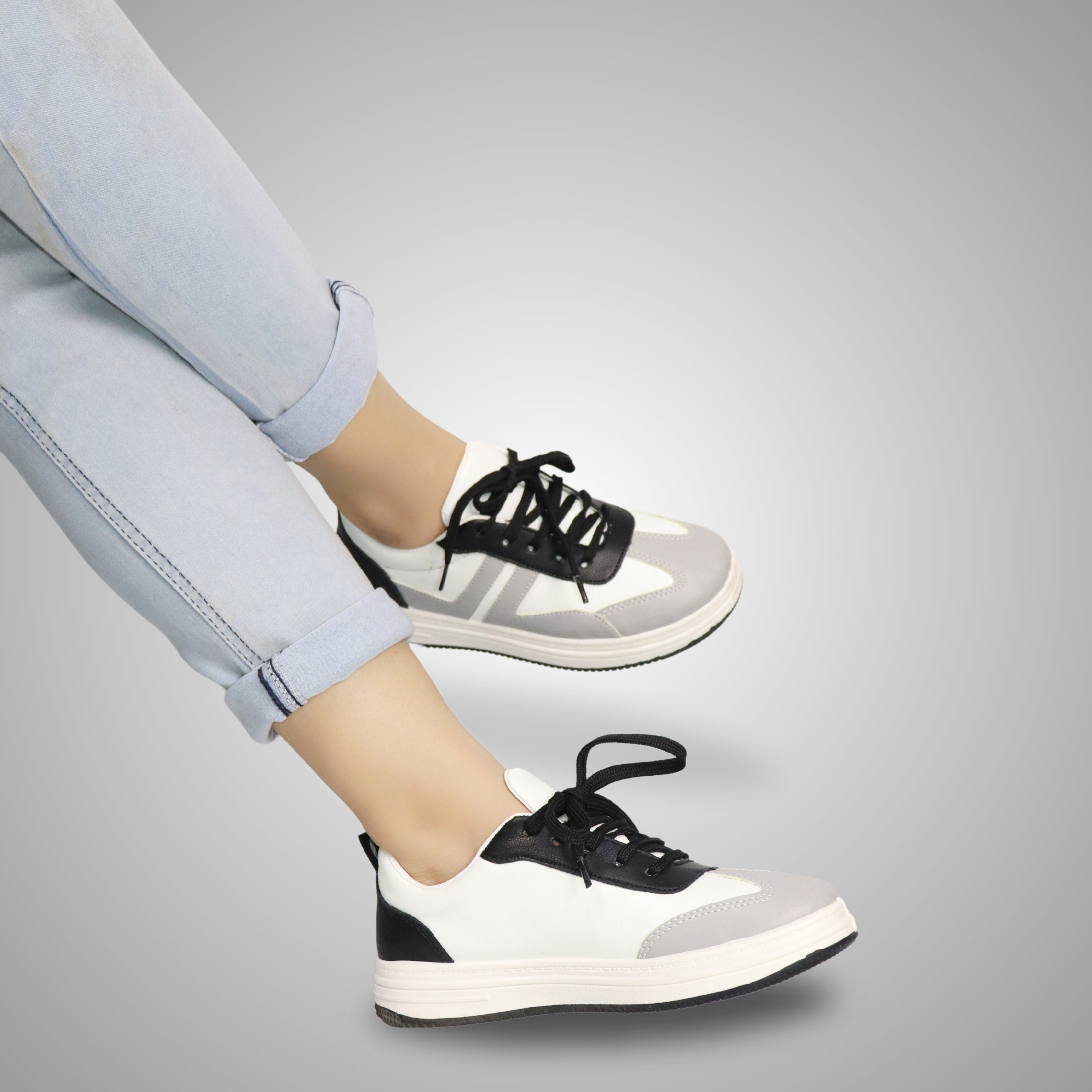 BLACK URBAN CHIC Sneakers / 700905